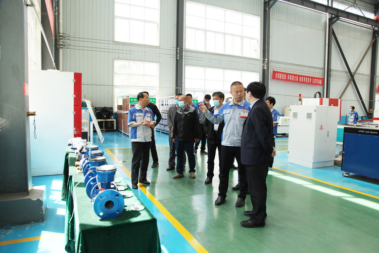 “氣力輸送連續(xù)供料關鍵設備”科技成果評價會在章丘豐源隆重舉行 “氣力輸送連續(xù)供料關鍵設備”科技成果評價會在章丘豐源隆重舉行